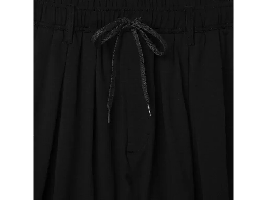 stickad shorts